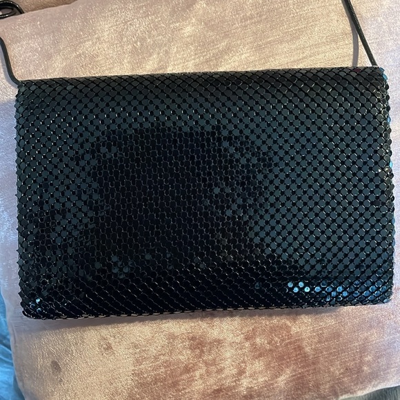 Black shiny clutch purse - Picture 6 of 6